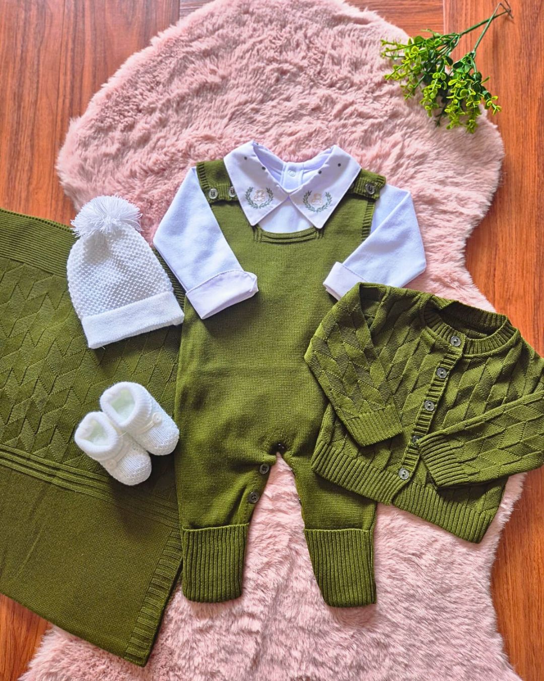 Saída de Maternidade em Tricot Antialérgico - Verde