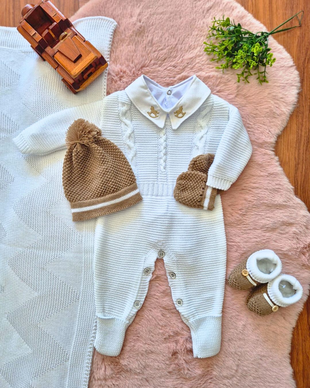 Saída de Maternidade em Tricot Antialérgico - Branco