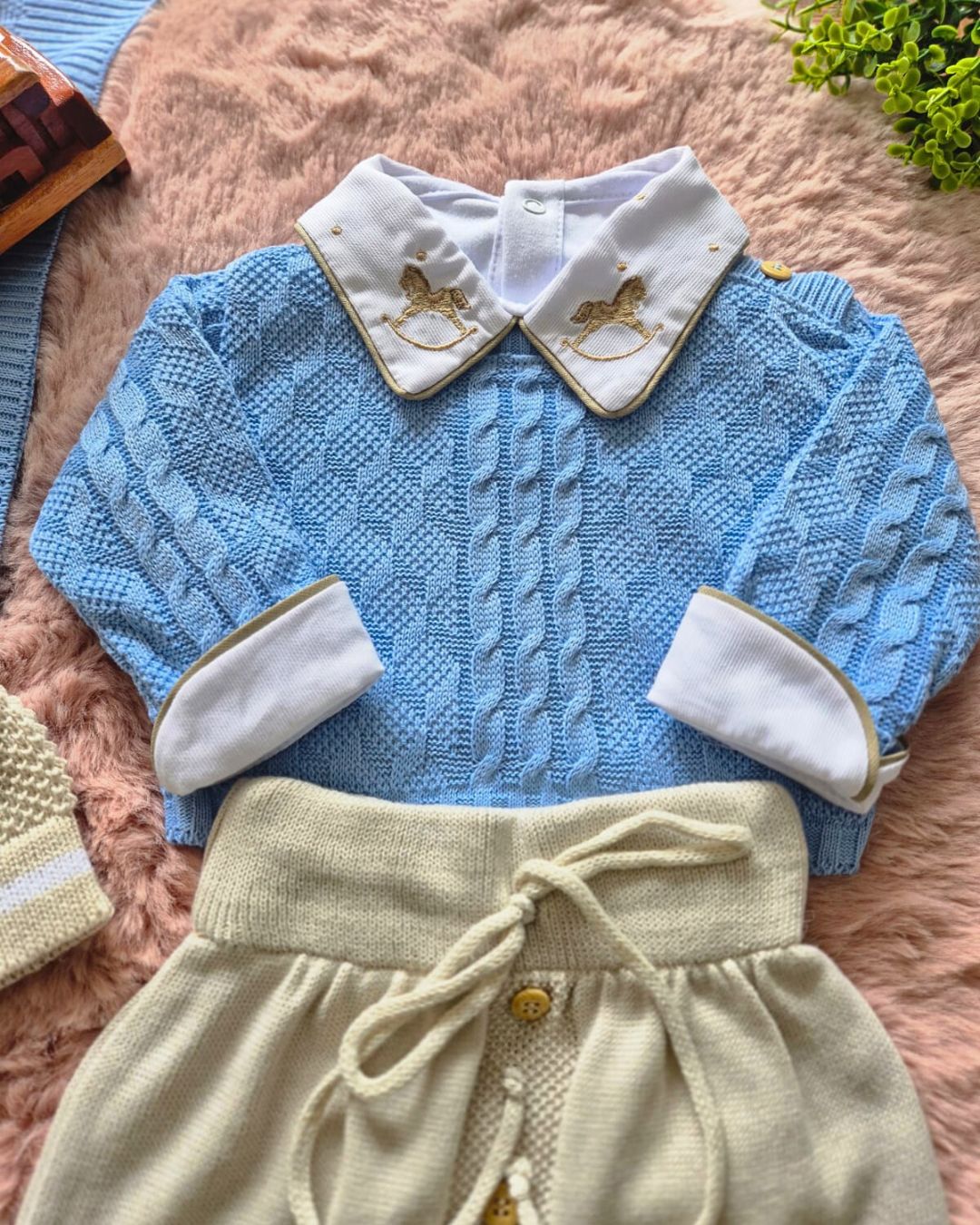 Saída de Maternidade em Tricot Antialérgico - Azul e bege