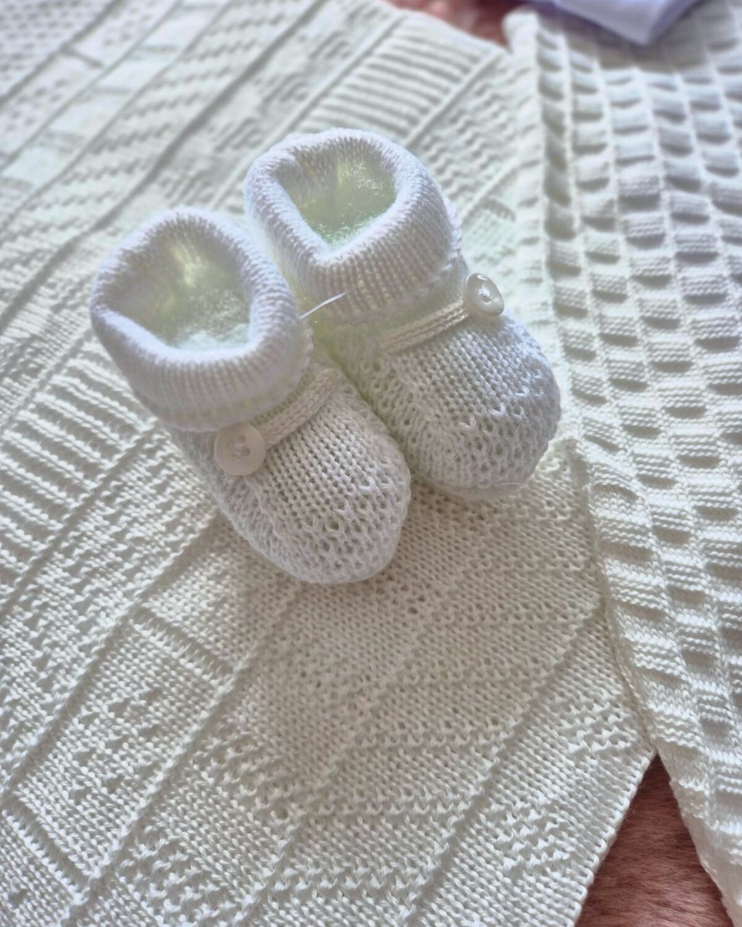 Saída de Maternidade em Tricot Antialérgico - Branca