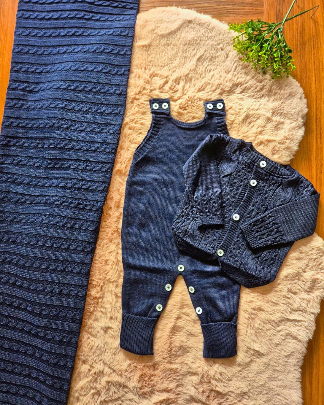 Saída de Maternidade em Tricot Antialérgico - Azul Marinho