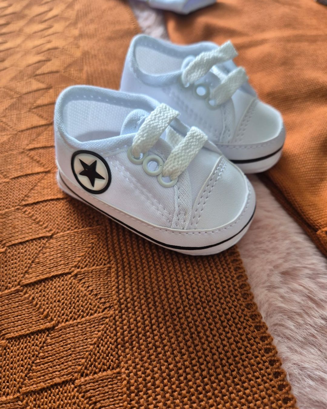 Saída de Maternidade em Tricot Antialérgico - Marrom