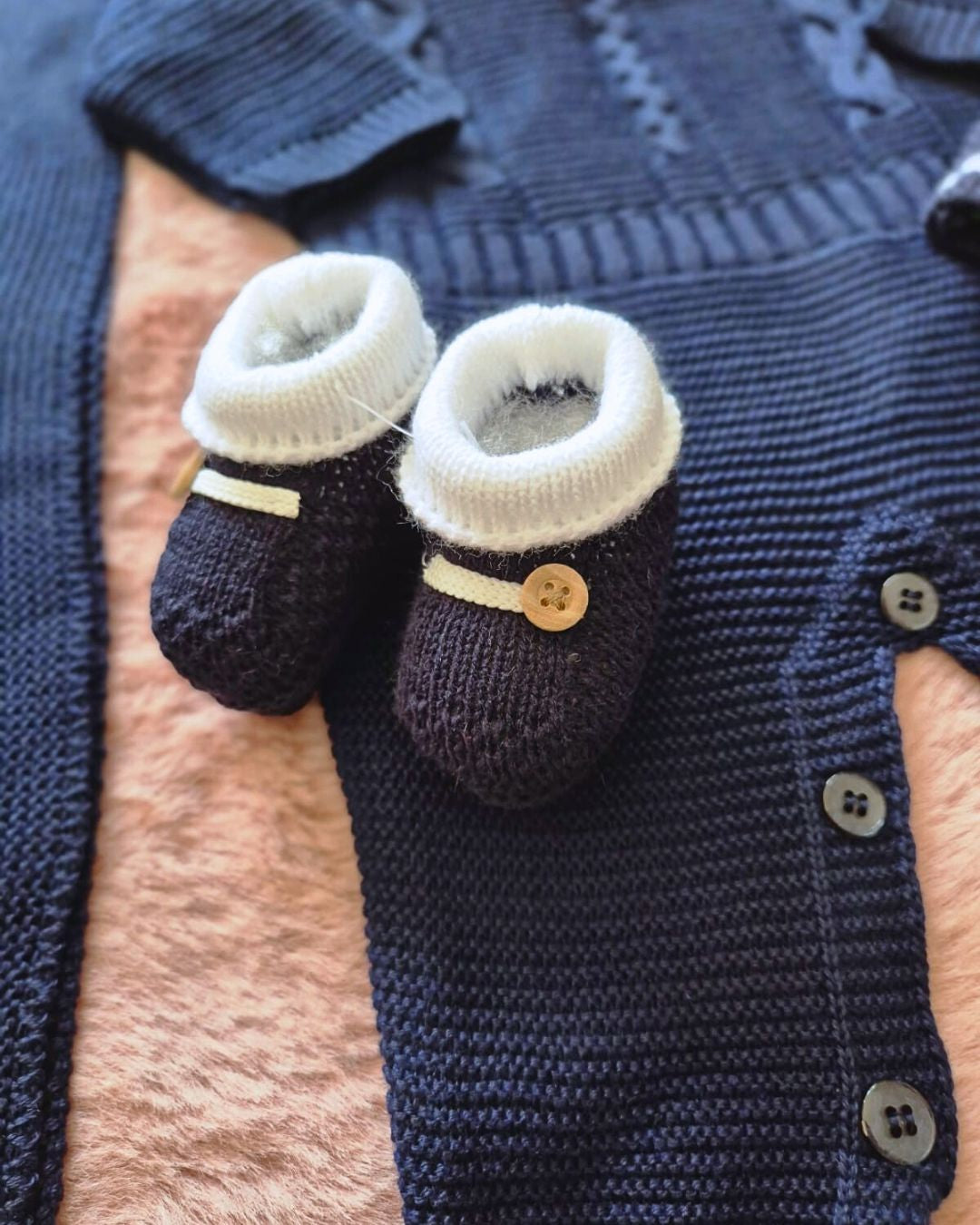 Saída de Maternidade em Tricot Antialérgico - Azul Marinho