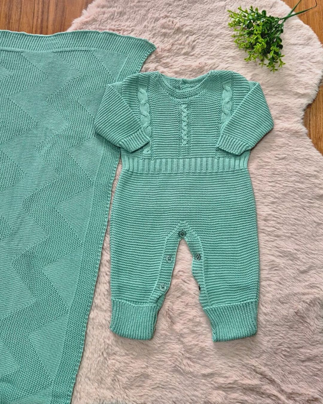 Saída de Maternidade em Tricot Antialérgico - Verde Claro