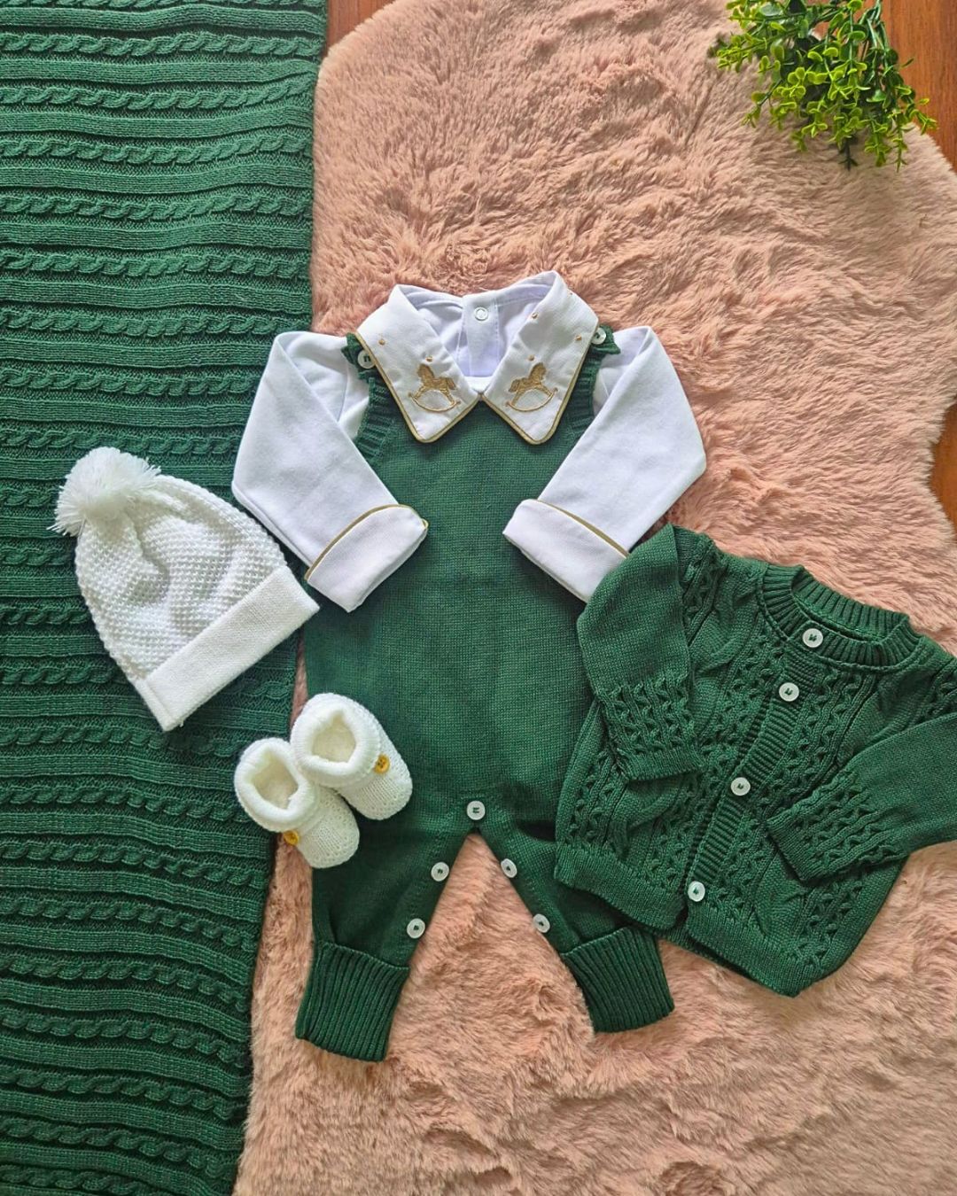 Saída de Maternidade em Tricot Antialérgico - Verde