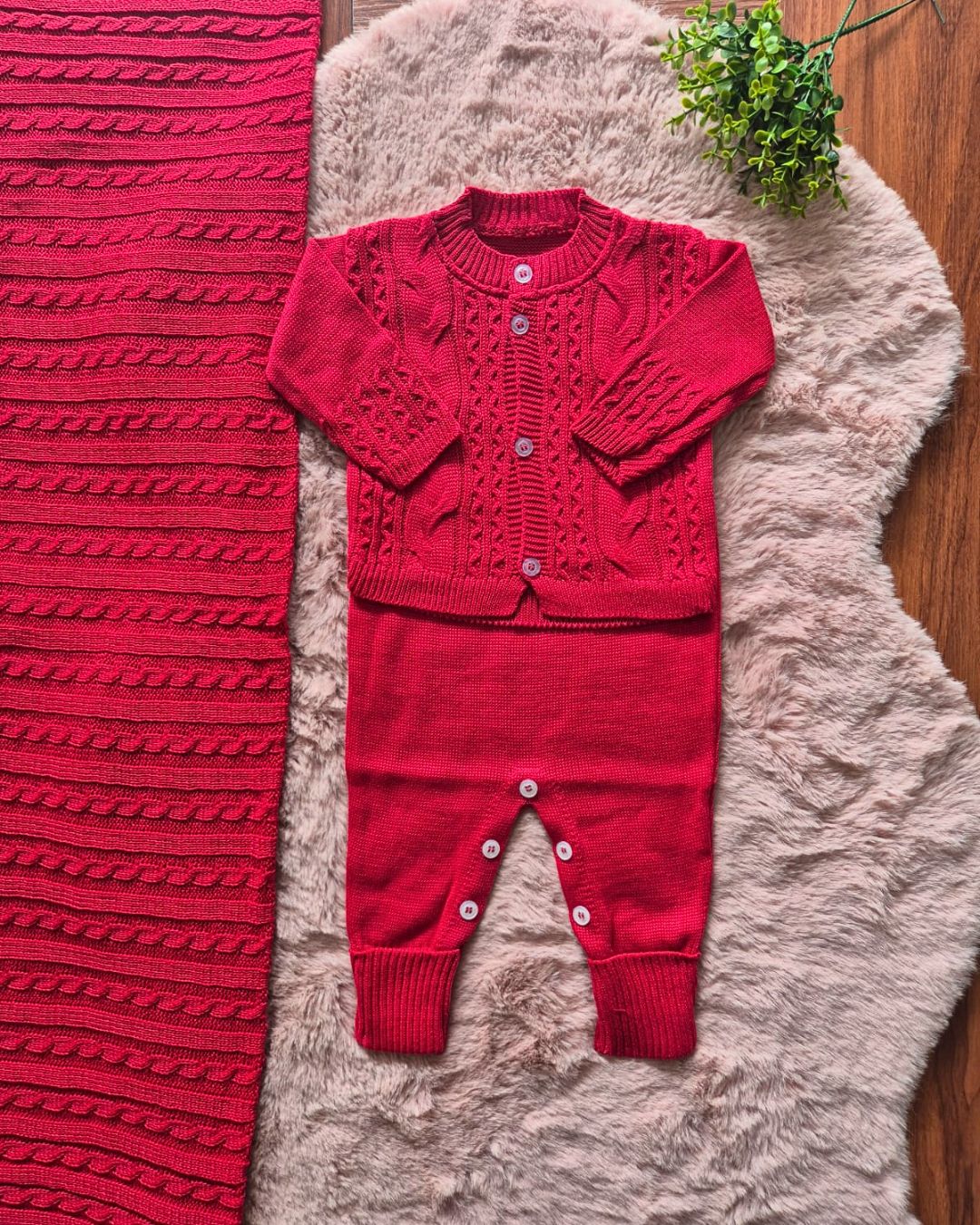 Saída de Maternidade em Tricot Antialérgico - Vermelha