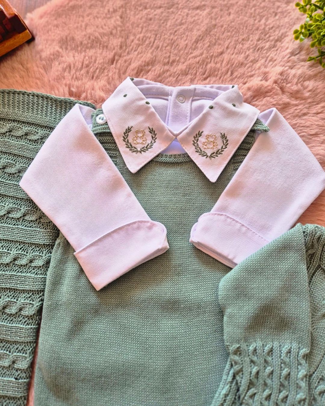 Saída de Maternidade em Tricot Antialérgico - Verde Oliva