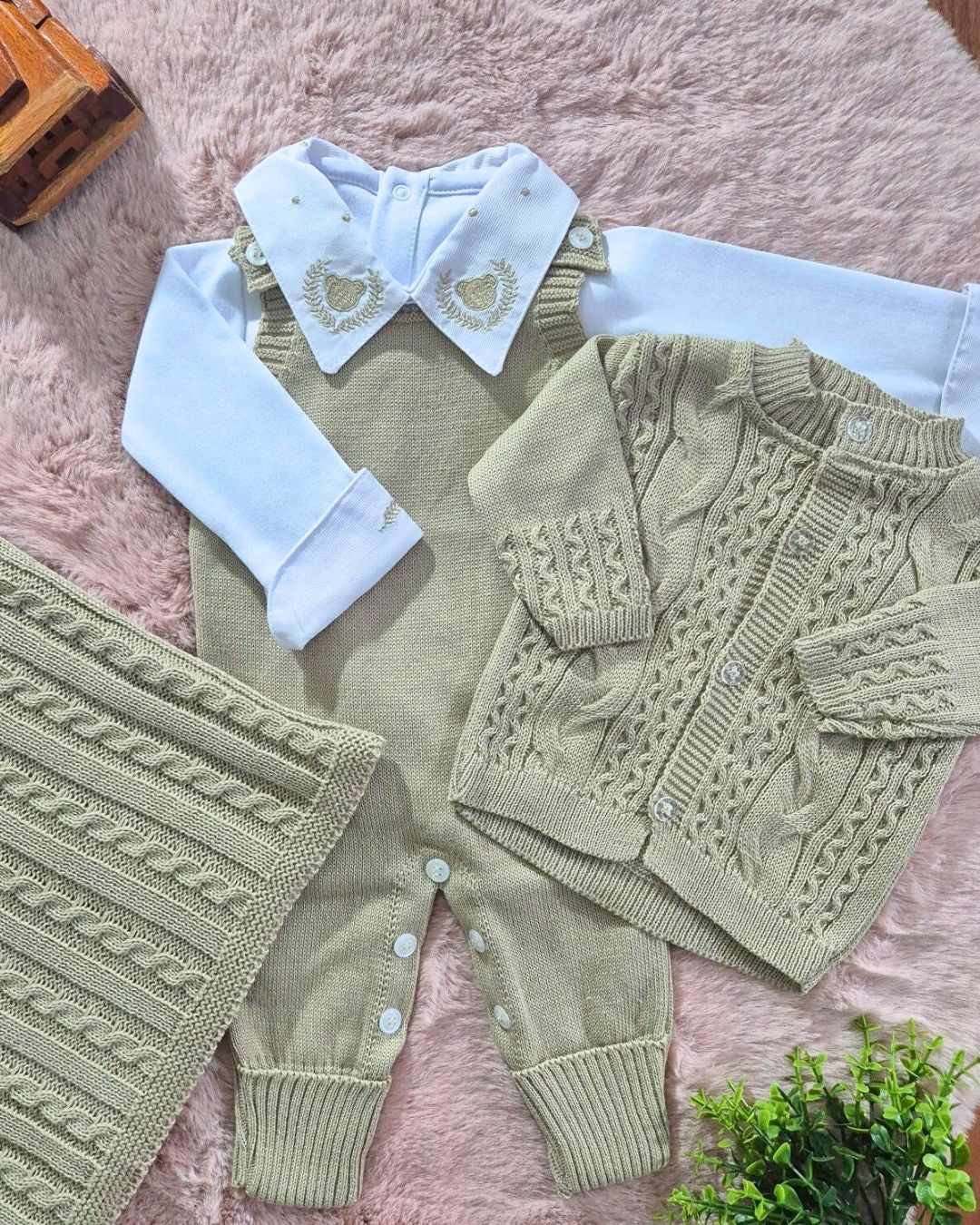 Saída de Maternidade em Tricot Antialérgico - Areia