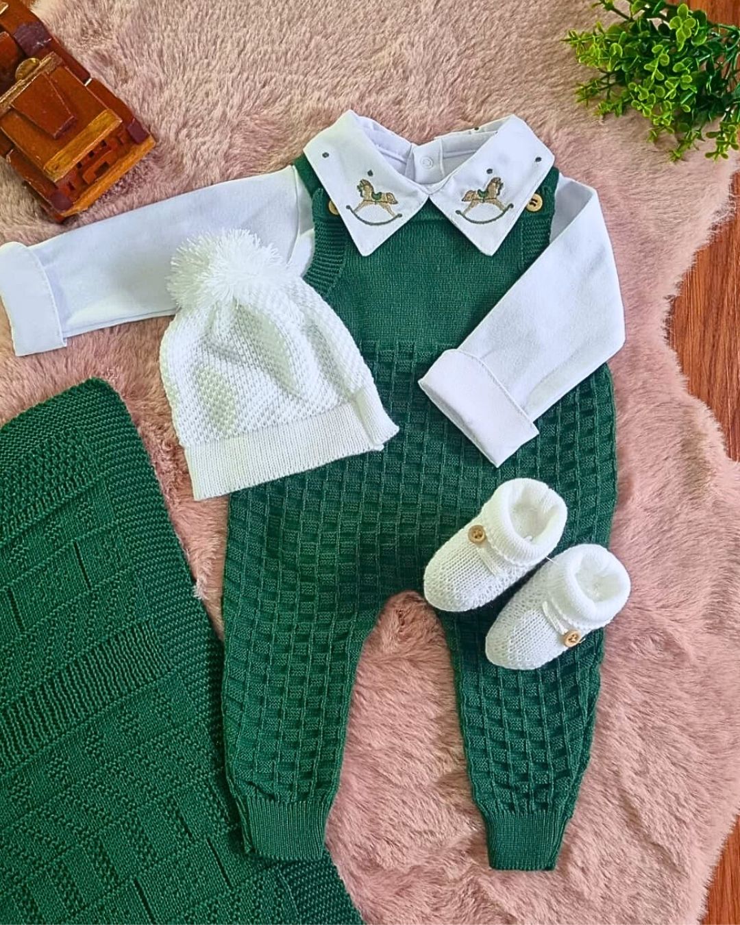 Saída de Maternidade em Tricot Antialérgico - Verde