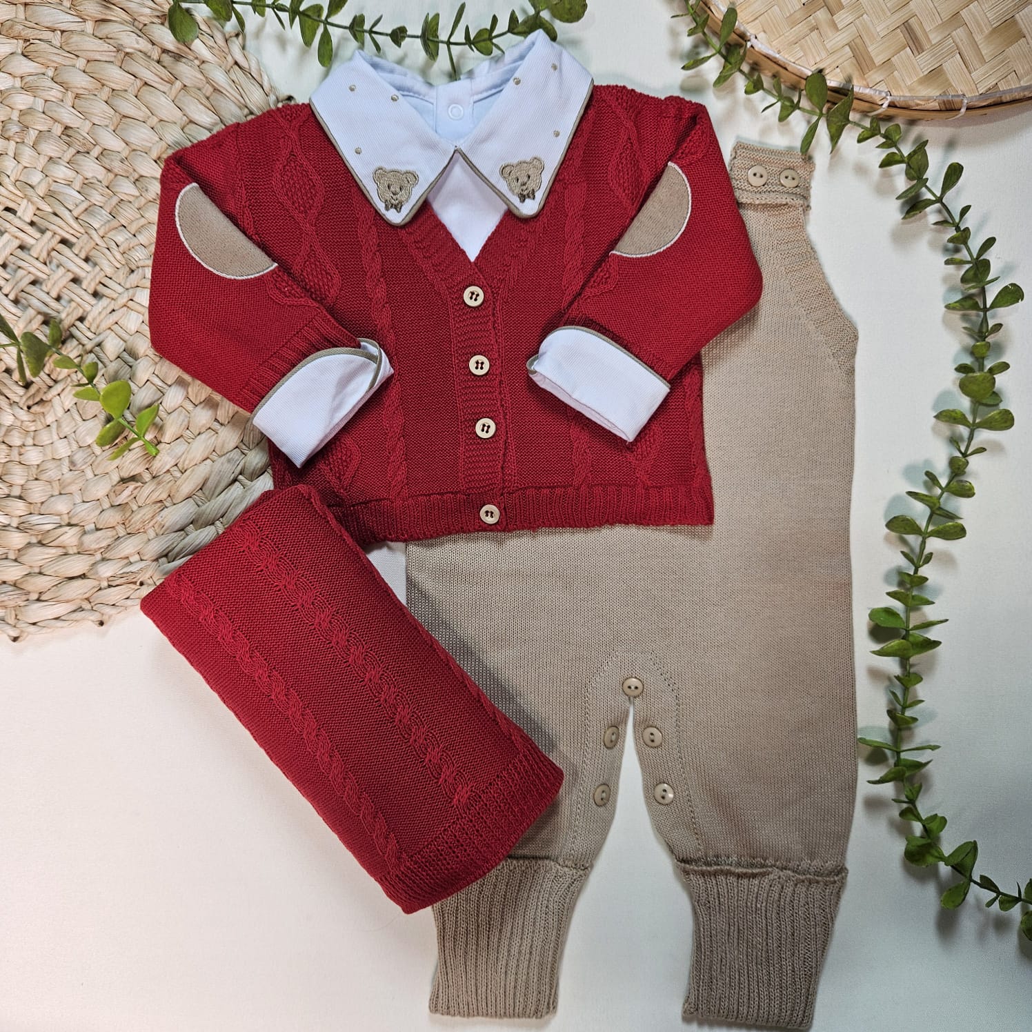 Saída de Maternidade em Tricot Antialérgico 3 peças - Vermelho e Marrom