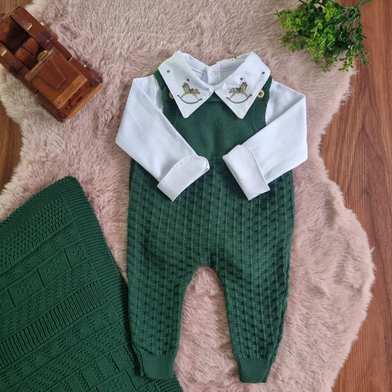 Saída de Maternidade em Tricot Antialérgico - Verde