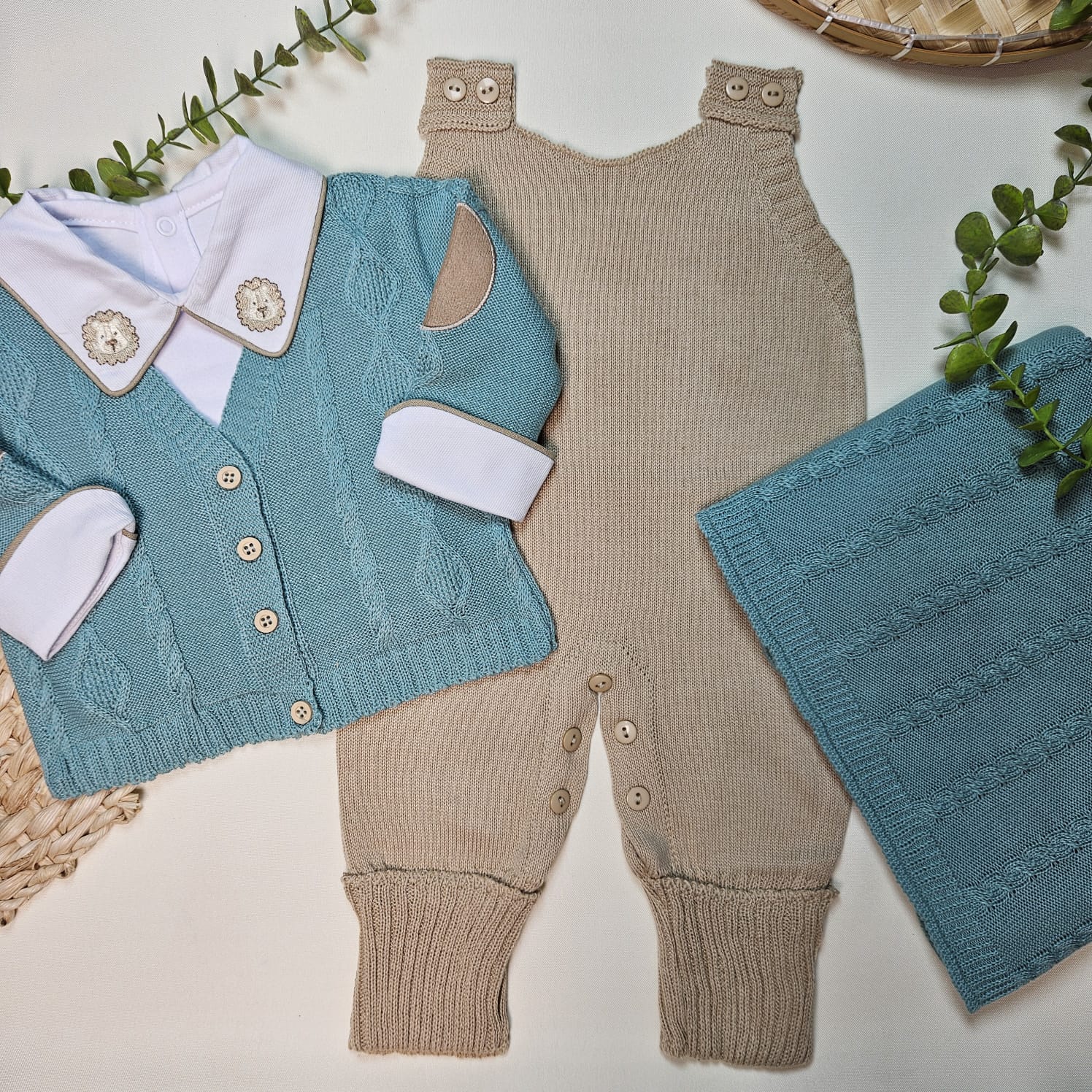 Saída de Maternidade em Tricot Antialérgico 3 peças - Verde e Marrom