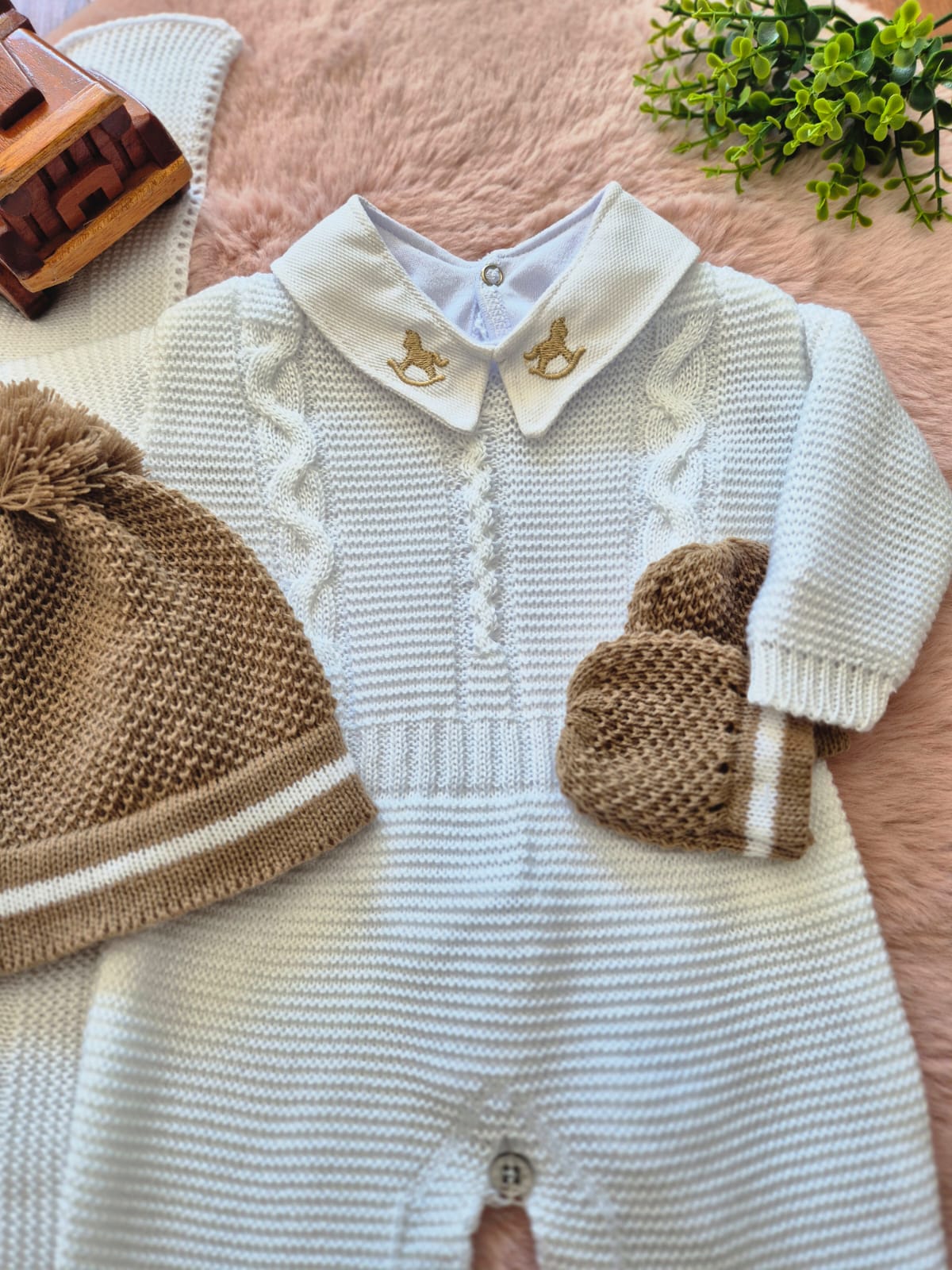 Saída de Maternidade em Tricot Antialérgico - Branco